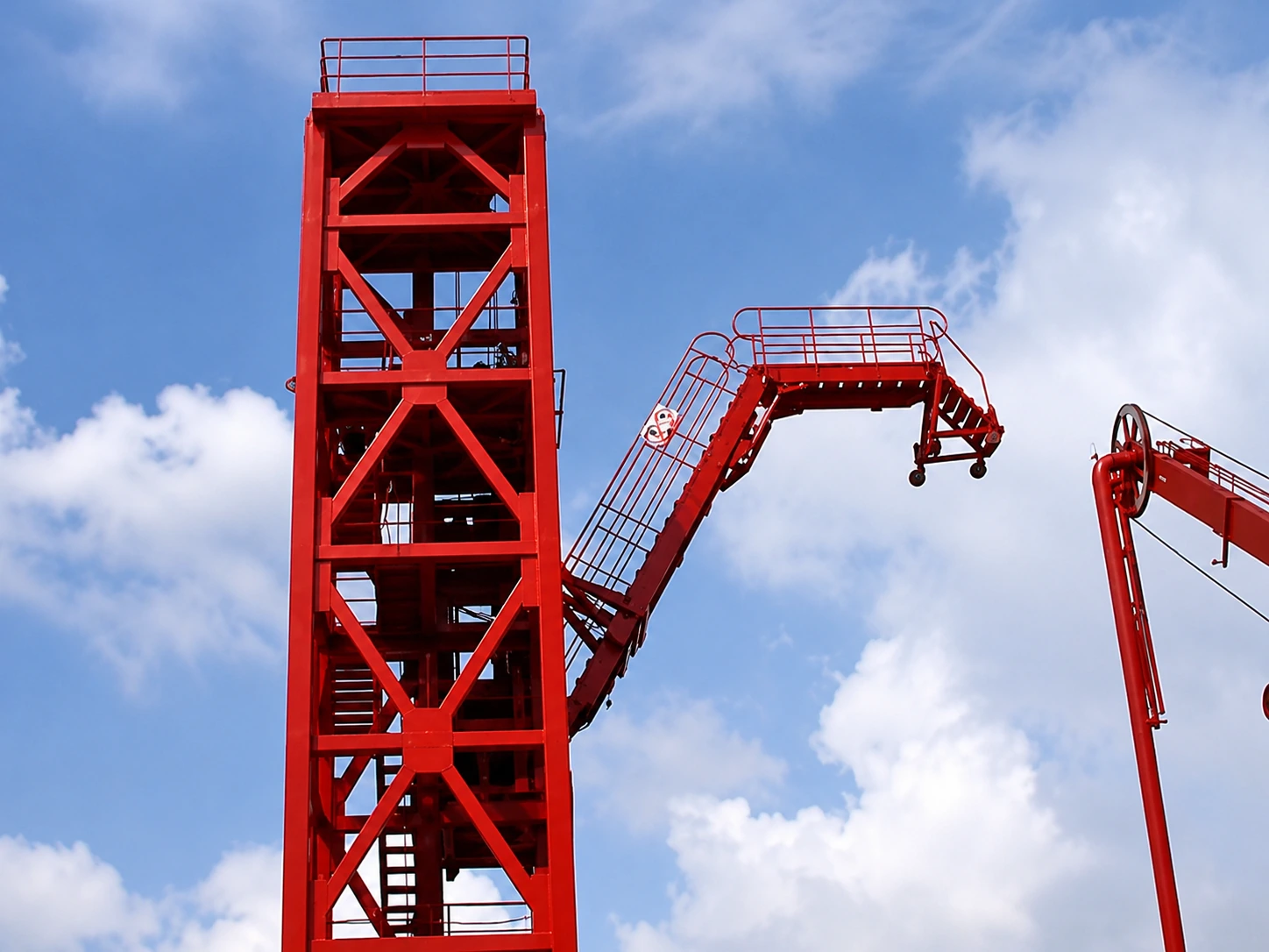 Access Gangway installed as red ship-shore passage tower