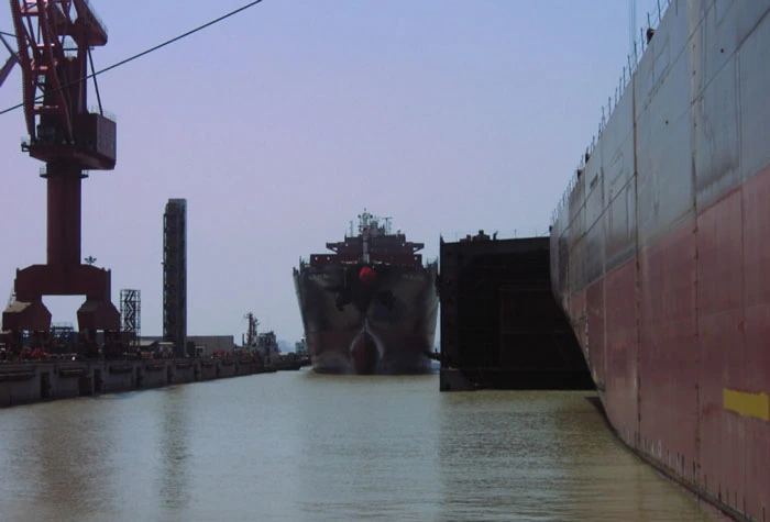 Ship Leading System In Dock friction winch and towing track detail